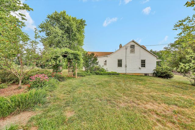 48 Irvin Seay RD, Bassett, VA 24055
