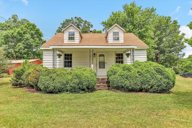 48 Irvin Seay RD, Bassett, VA 24055