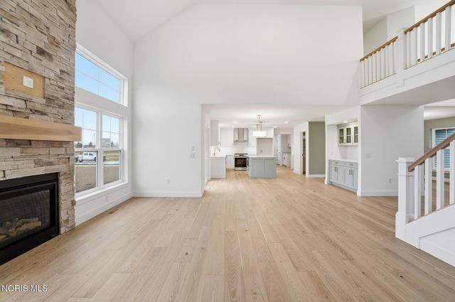 11 Hawthorne Crossing, Perrysburg, OH 43551