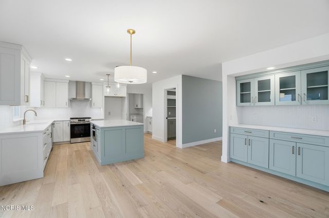 11 Hawthorne Crossing, Perrysburg, OH 43551