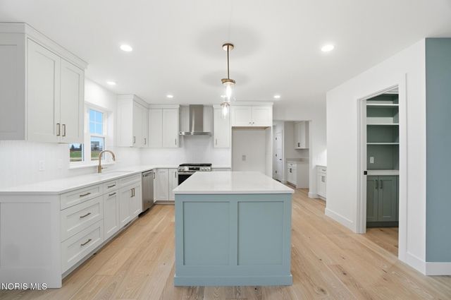 11 Hawthorne Crossing, Perrysburg, OH 43551