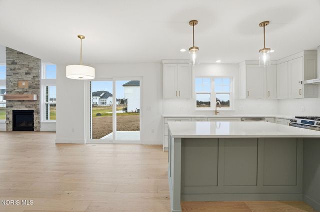 11 Hawthorne Crossing, Perrysburg, OH 43551