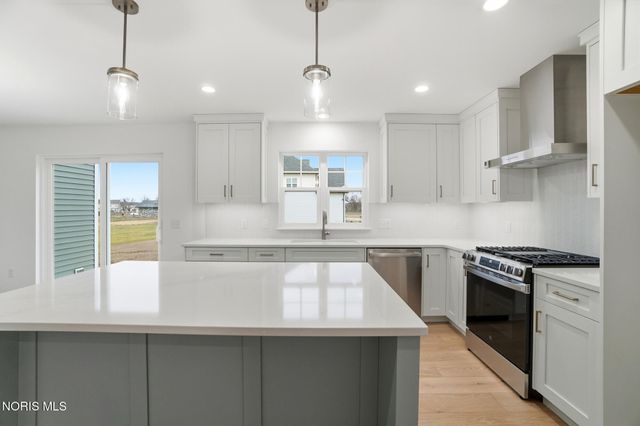 11 Hawthorne Crossing, Perrysburg, OH 43551