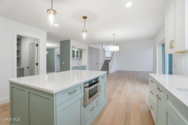 11 Hawthorne Crossing, Perrysburg, OH 43551