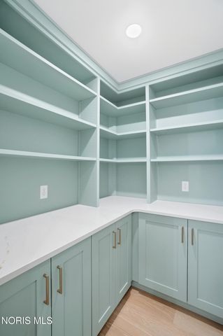 11 Hawthorne Crossing, Perrysburg, OH 43551