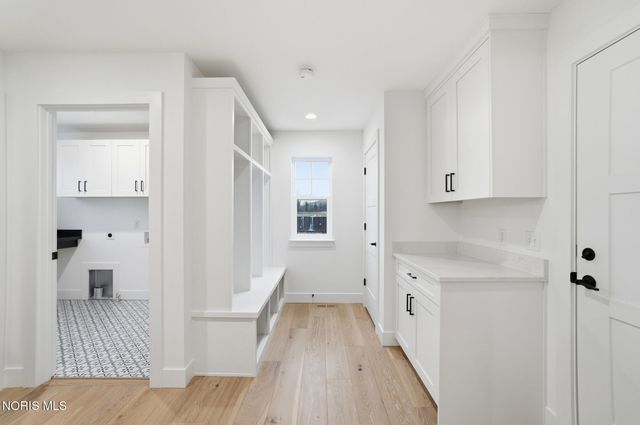 11 Hawthorne Crossing, Perrysburg, OH 43551