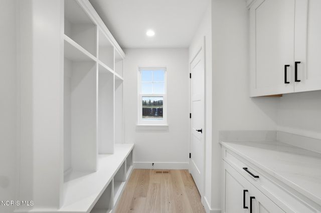 11 Hawthorne Crossing, Perrysburg, OH 43551