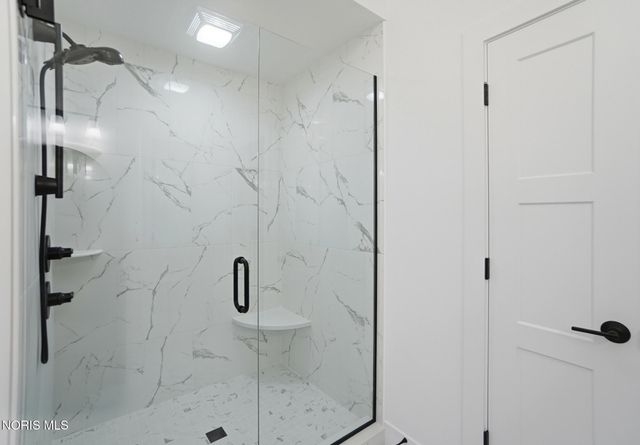 11 Hawthorne Crossing, Perrysburg, OH 43551