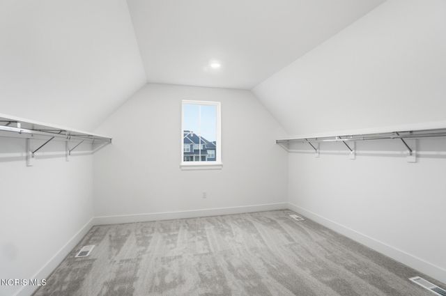 11 Hawthorne Crossing, Perrysburg, OH 43551