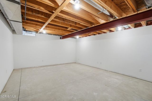 11 Hawthorne Crossing, Perrysburg, OH 43551