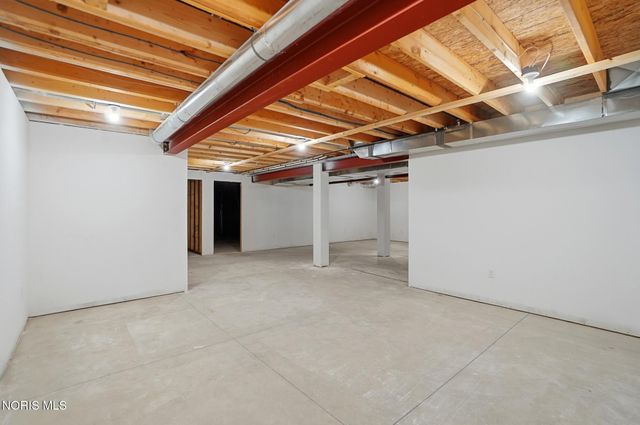 11 Hawthorne Crossing, Perrysburg, OH 43551