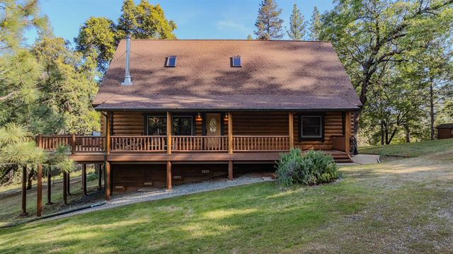 211 Fox Rd, Glencoe, CA 95232