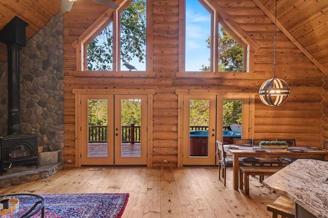 211 Fox Rd, Glencoe, CA 95232