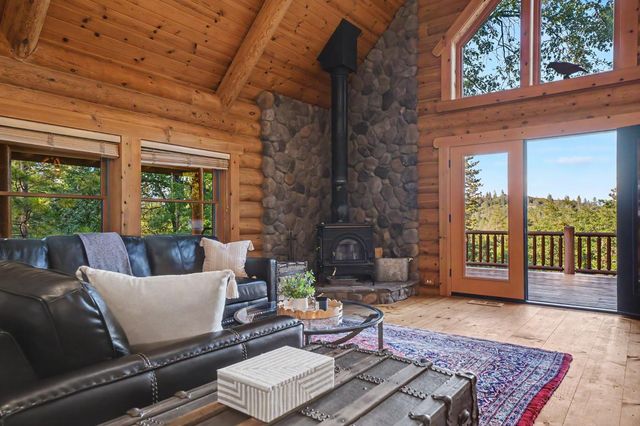 211 Fox Rd, Glencoe, CA 95232