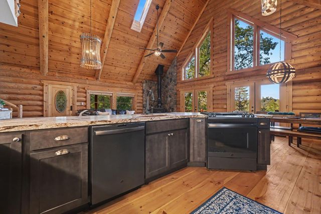211 Fox Rd, Glencoe, CA 95232