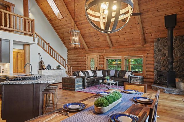 211 Fox Rd, Glencoe, CA 95232