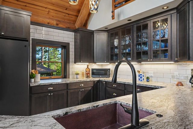 211 Fox Rd, Glencoe, CA 95232
