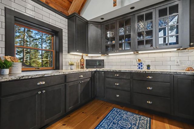 211 Fox Rd, Glencoe, CA 95232