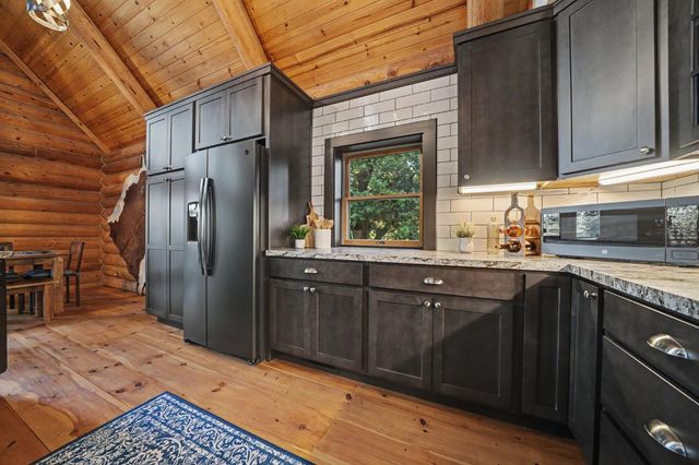 211 Fox Rd, Glencoe, CA 95232