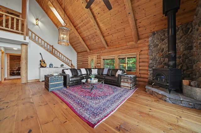 211 Fox Rd, Glencoe, CA 95232