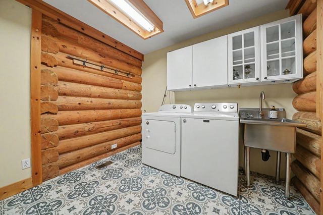 211 Fox Rd, Glencoe, CA 95232