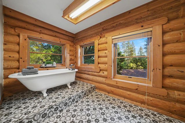 211 Fox Rd, Glencoe, CA 95232