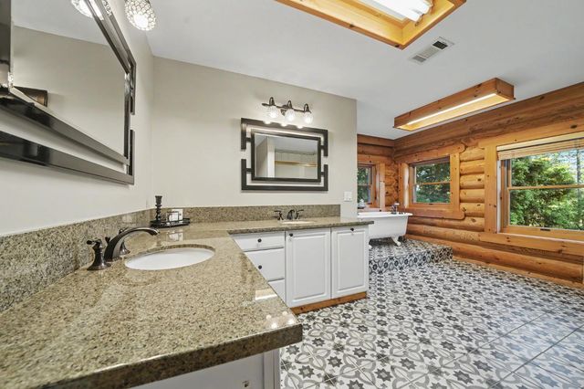 211 Fox Rd, Glencoe, CA 95232