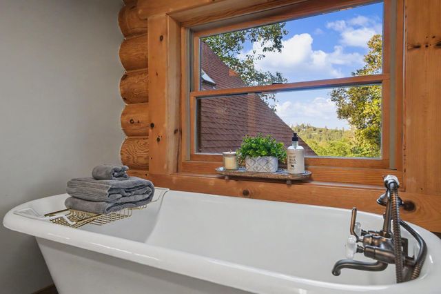 211 Fox Rd, Glencoe, CA 95232