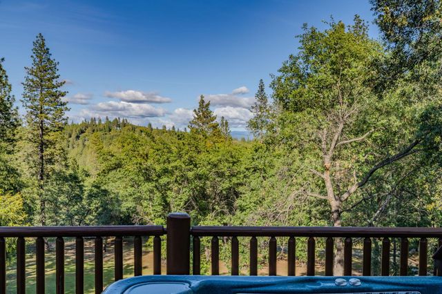 211 Fox Rd, Glencoe, CA 95232