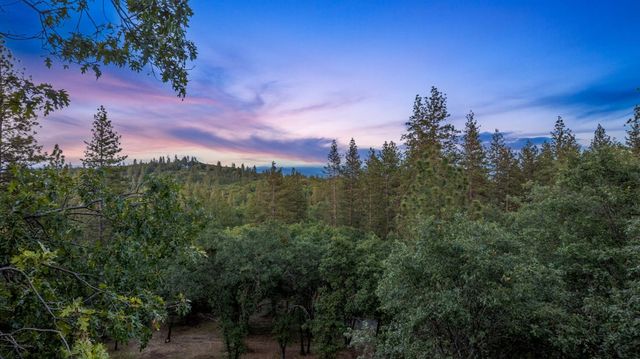 211 Fox Rd, Glencoe, CA 95232