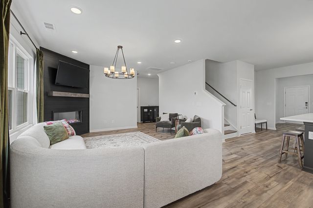 225 Oasis Dr, La Vergne, TN 37086