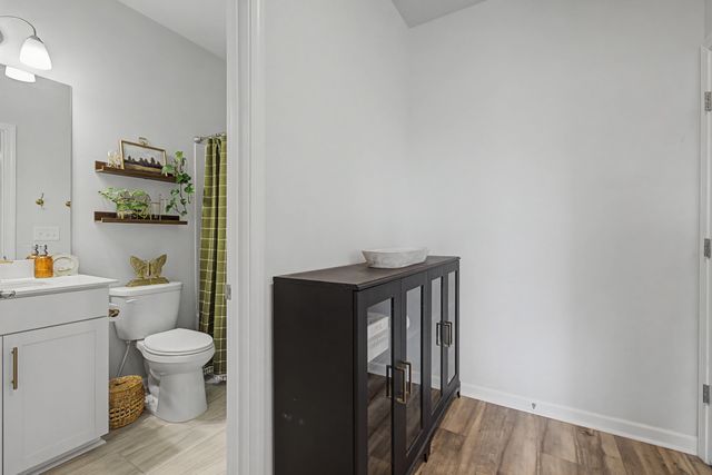 225 Oasis Dr, La Vergne, TN 37086