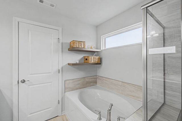 225 Oasis Dr, La Vergne, TN 37086