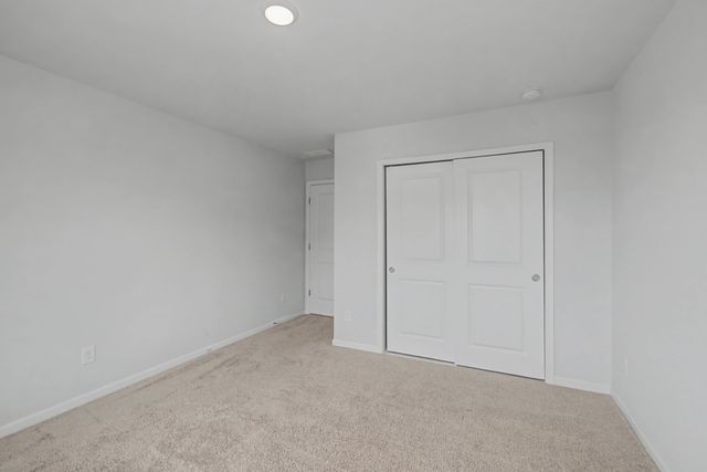 225 Oasis Dr, La Vergne, TN 37086