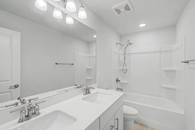 225 Oasis Dr, La Vergne, TN 37086