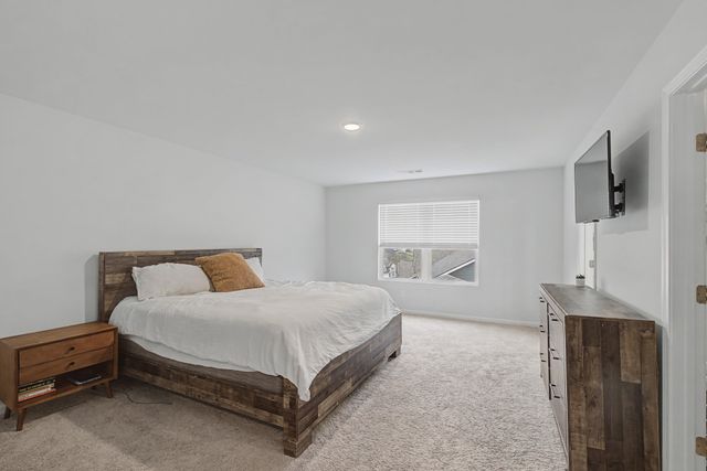 225 Oasis Dr, La Vergne, TN 37086