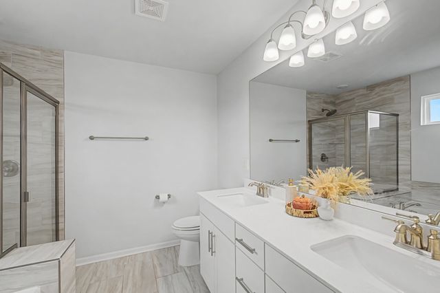 225 Oasis Dr, La Vergne, TN 37086