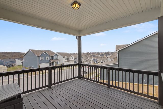 225 Oasis Dr, La Vergne, TN 37086