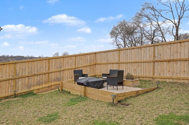 225 Oasis Dr, La Vergne, TN 37086