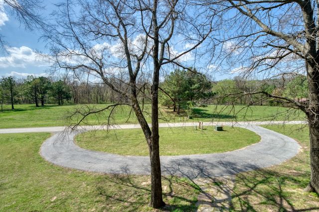 519 Terra Vista, Berryville, AR 72616