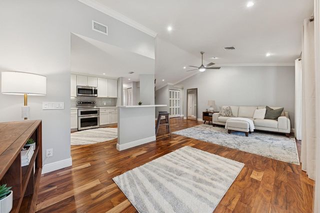 5560 Coach House Circle C, Boca Raton, FL 33486