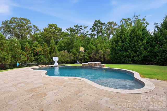 102 Chadderton Way, Waxhaw, NC 28173