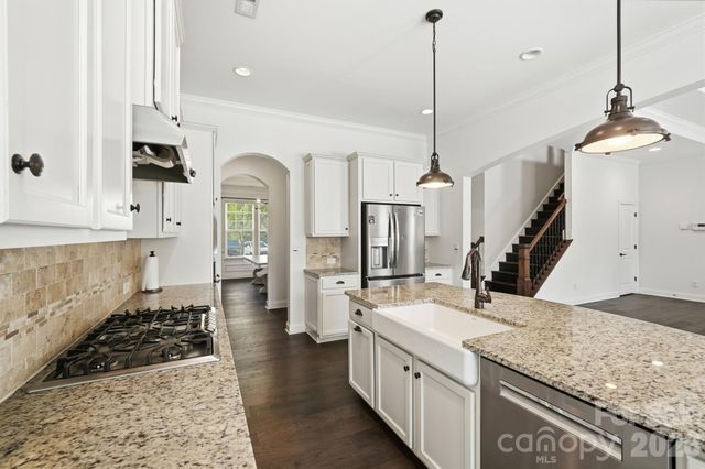 102 Chadderton Way, Waxhaw, NC 28173
