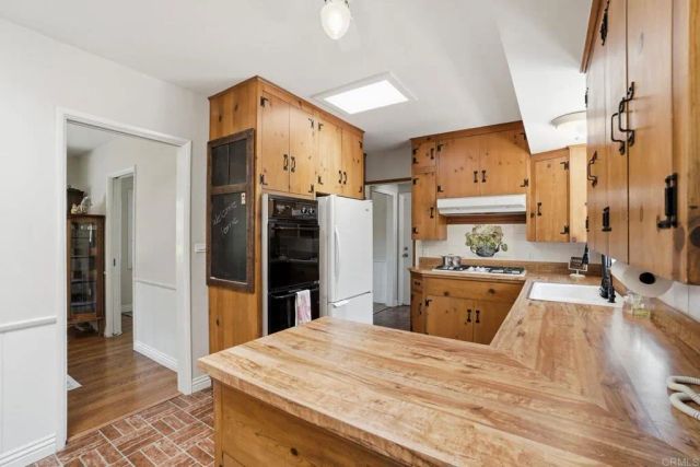 4999 Resmar Road, La Mesa, CA 91941