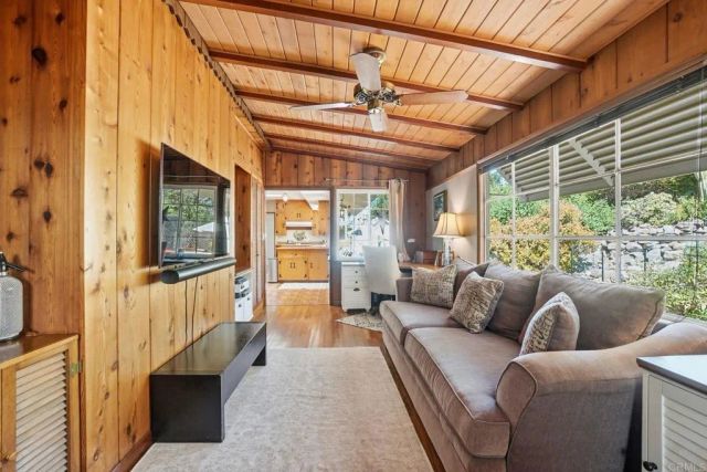 4999 Resmar Road, La Mesa, CA 91941