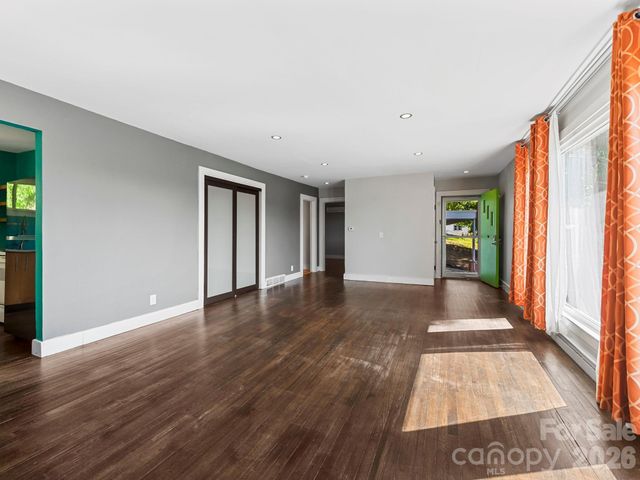 36 Robinwood Avenue, Asheville, NC 28806