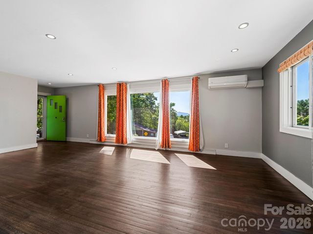 36 Robinwood Avenue, Asheville, NC 28806