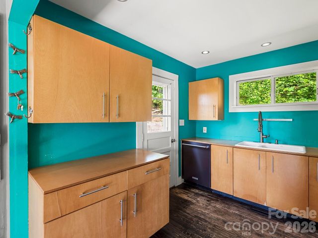 36 Robinwood Avenue, Asheville, NC 28806