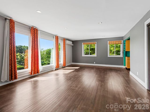 36 Robinwood Avenue, Asheville, NC 28806