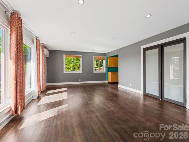 36 Robinwood Avenue, Asheville, NC 28806